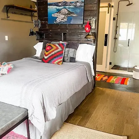 Swank House- West Wing Suite- Pet Friendly Ashland Exterior photo