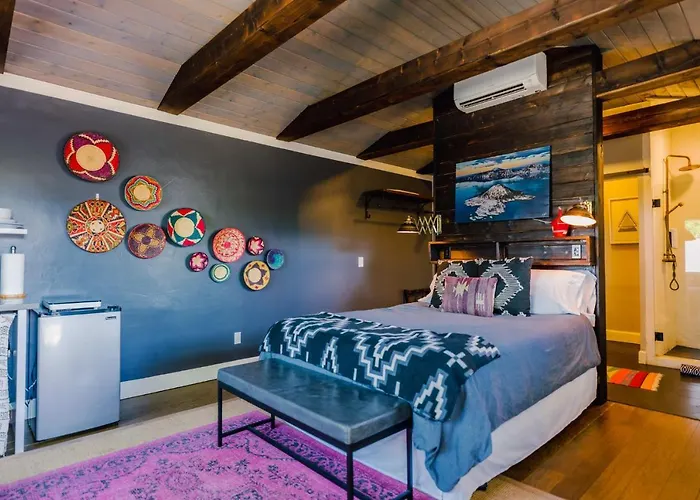 Swank House- West Wing Suite- Pet Friendly